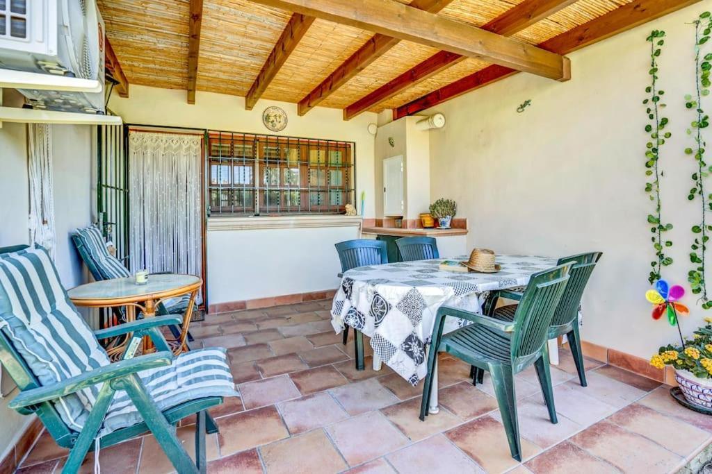 La Isla Casa Barnaby Villa Platja de Larenal Екстериор снимка