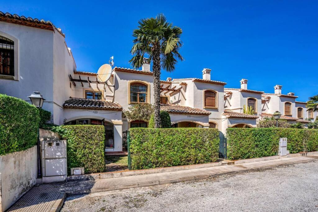 La Isla Casa Barnaby Villa Platja de Larenal Екстериор снимка