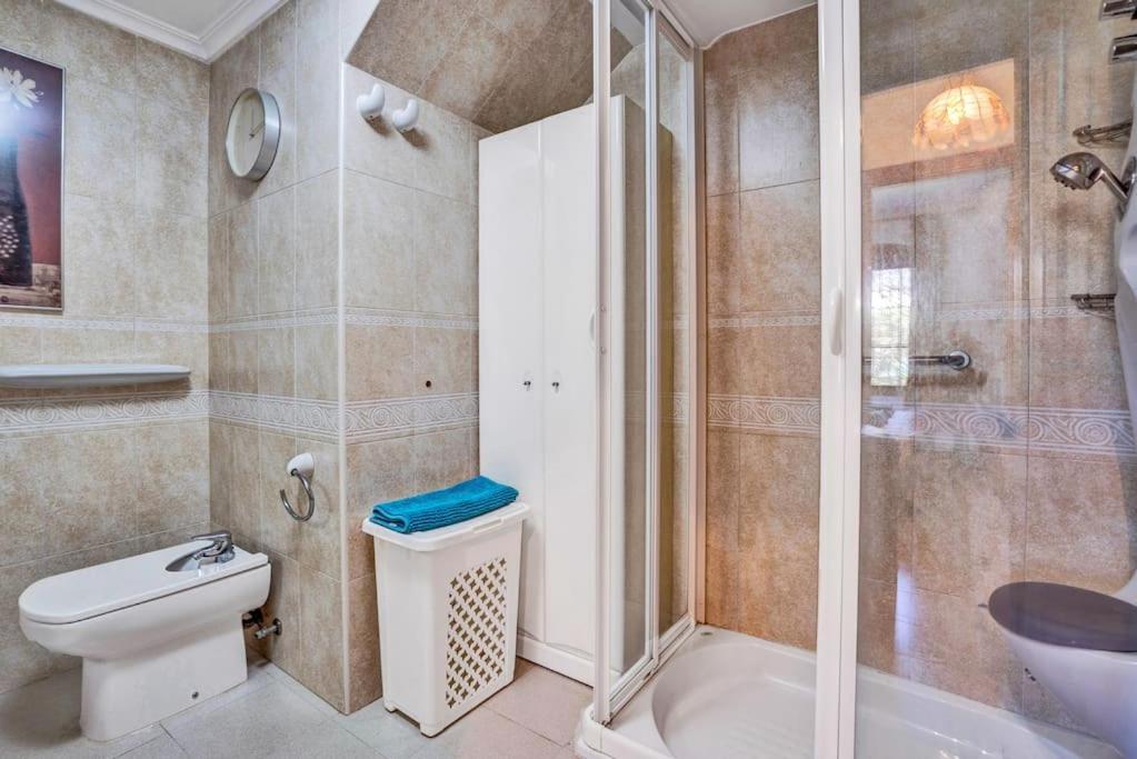 La Isla Casa Barnaby Villa Platja de Larenal Екстериор снимка