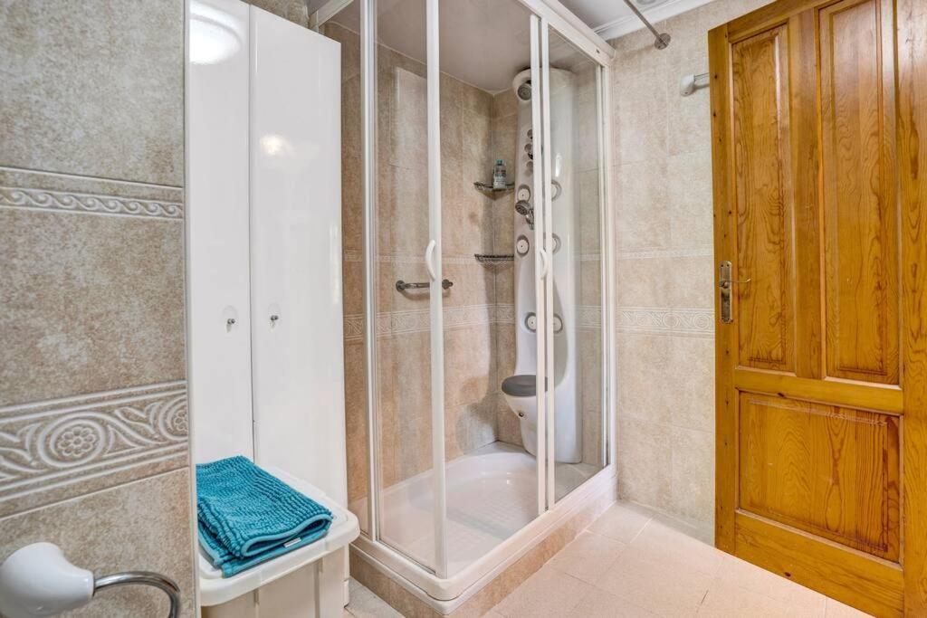 La Isla Casa Barnaby Villa Platja de Larenal Екстериор снимка