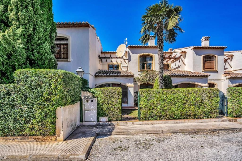 La Isla Casa Barnaby Villa Platja de Larenal Екстериор снимка