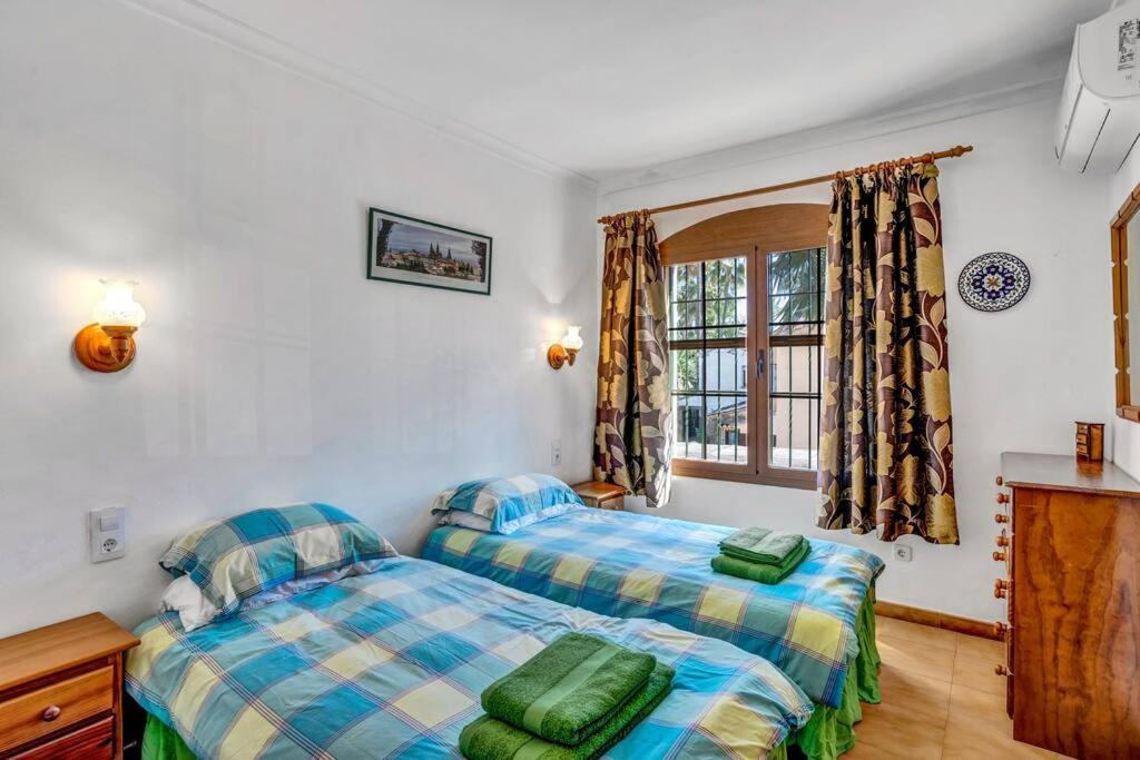 La Isla Casa Barnaby Villa Platja de Larenal Екстериор снимка