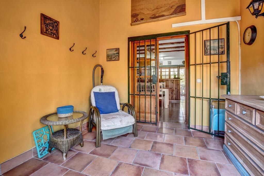 La Isla Casa Barnaby Villa Platja de Larenal Екстериор снимка