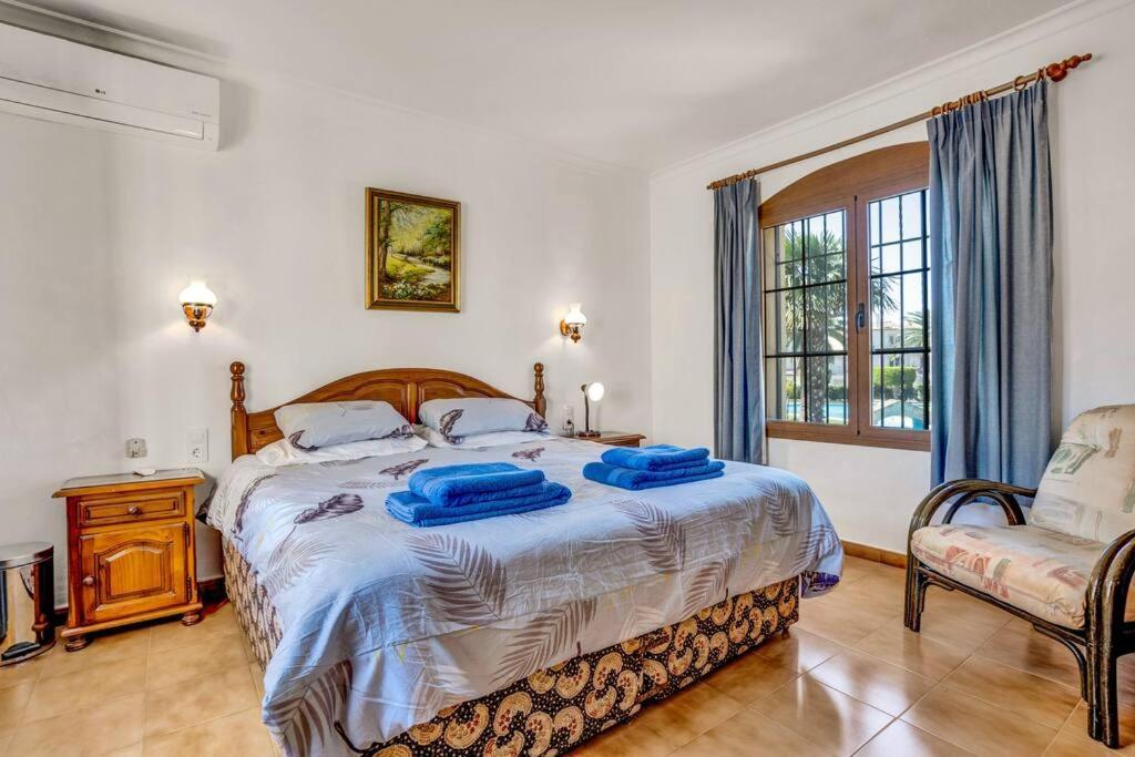 La Isla Casa Barnaby Villa Platja de Larenal Екстериор снимка