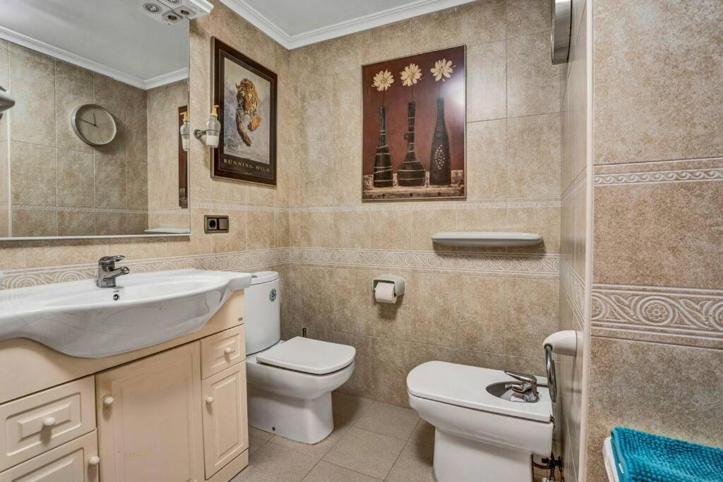 La Isla Casa Barnaby Villa Platja de Larenal Екстериор снимка