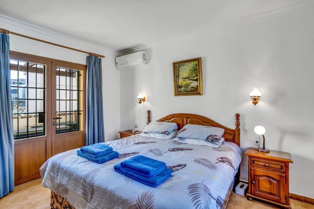 La Isla Casa Barnaby Villa Platja de Larenal Екстериор снимка